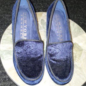Blue velvet shoes